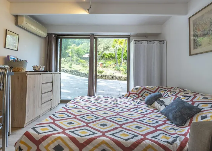 - Les Adrets Esterel * Fréjus